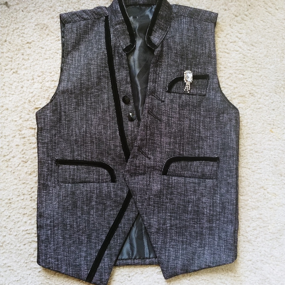 NWOT 👦👦Boys dress up vest